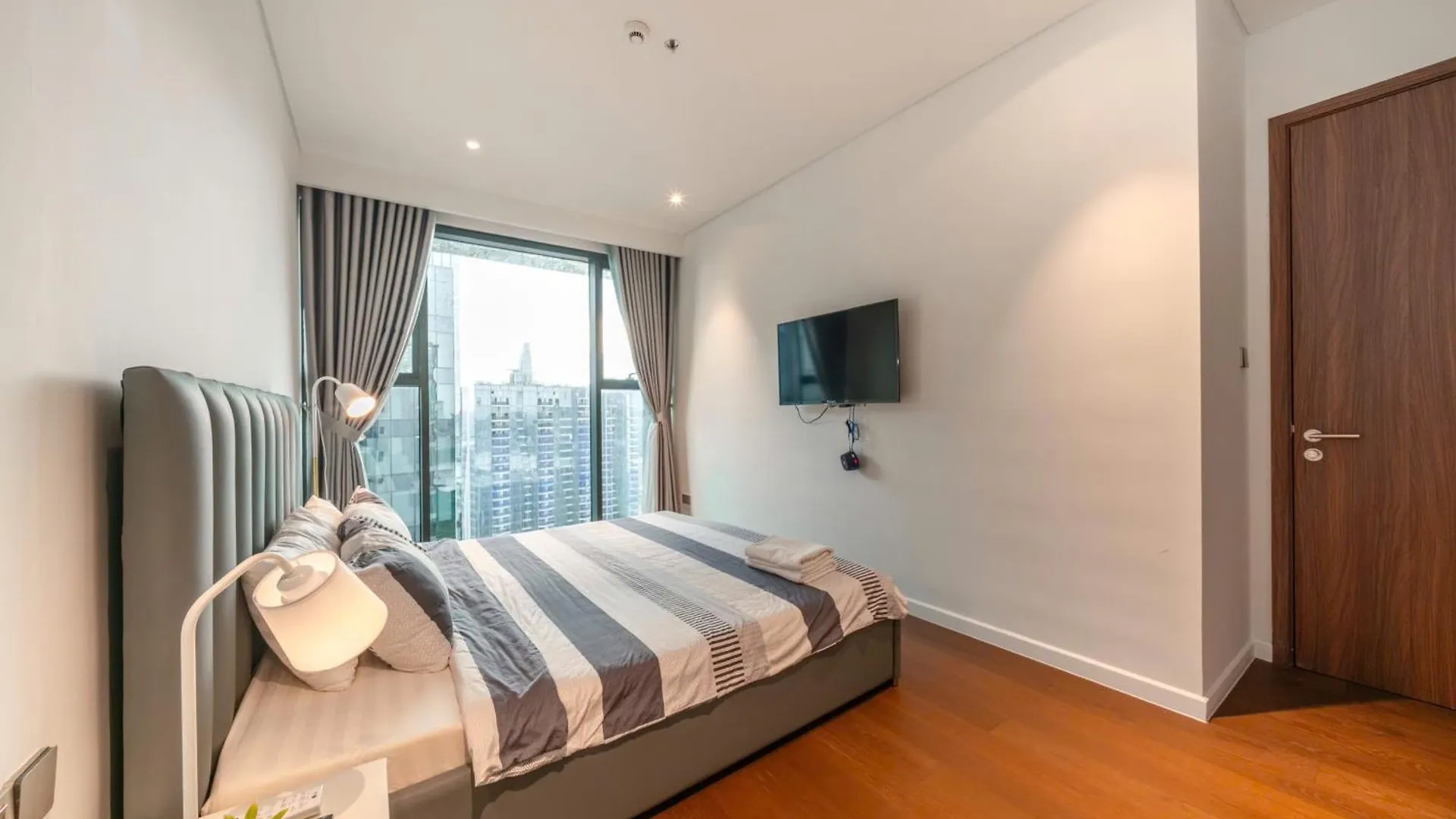 Metropole Thu Thiem - Luna Apartment - Chic, Unbeatable Location, Great Value!!! Ho Chi Minh City
