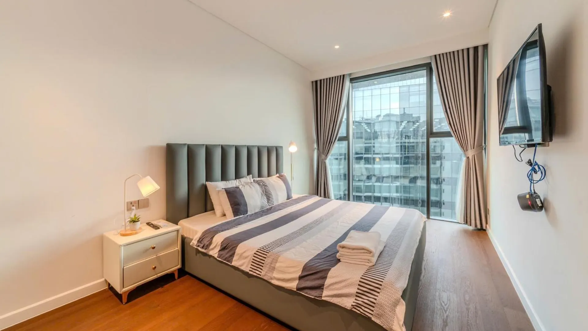 Metropole Thu Thiem - Luna Apartment - Chic, Unbeatable Location, Great Value!!! Ho Chi Minh City