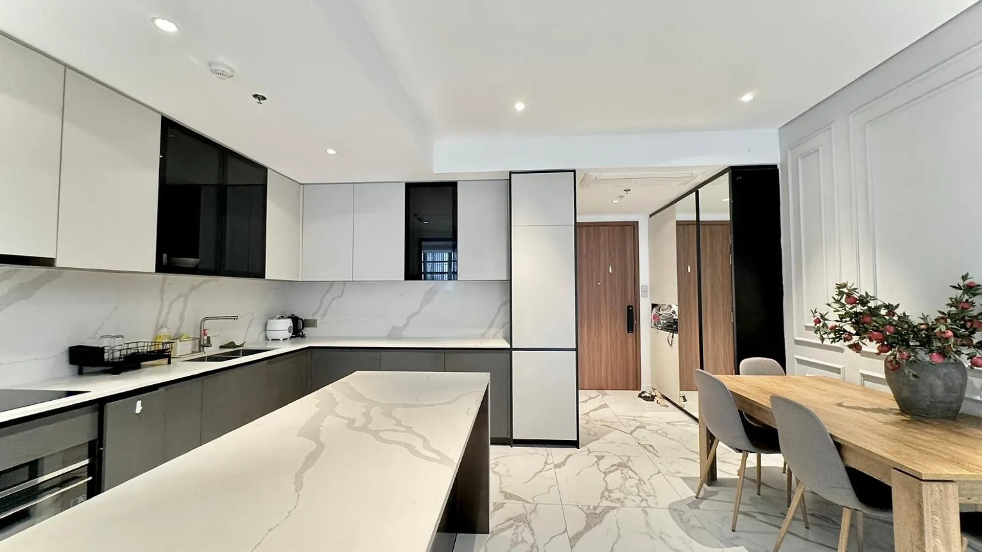 Metropole Thu Thiem - Luna Apartment - Chic, Unbeatable Location, Great Value!!! Ho Chi Minh City