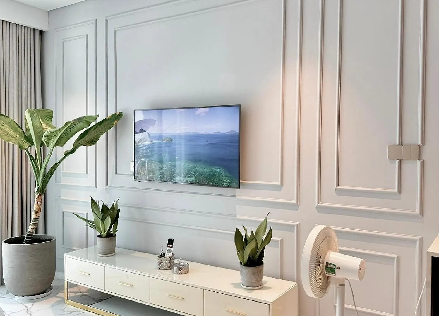 Metropole Thu Thiem - Luna Apartment - Chic, Unbeatable Location, Great Value!!! Ho Chi Minh City