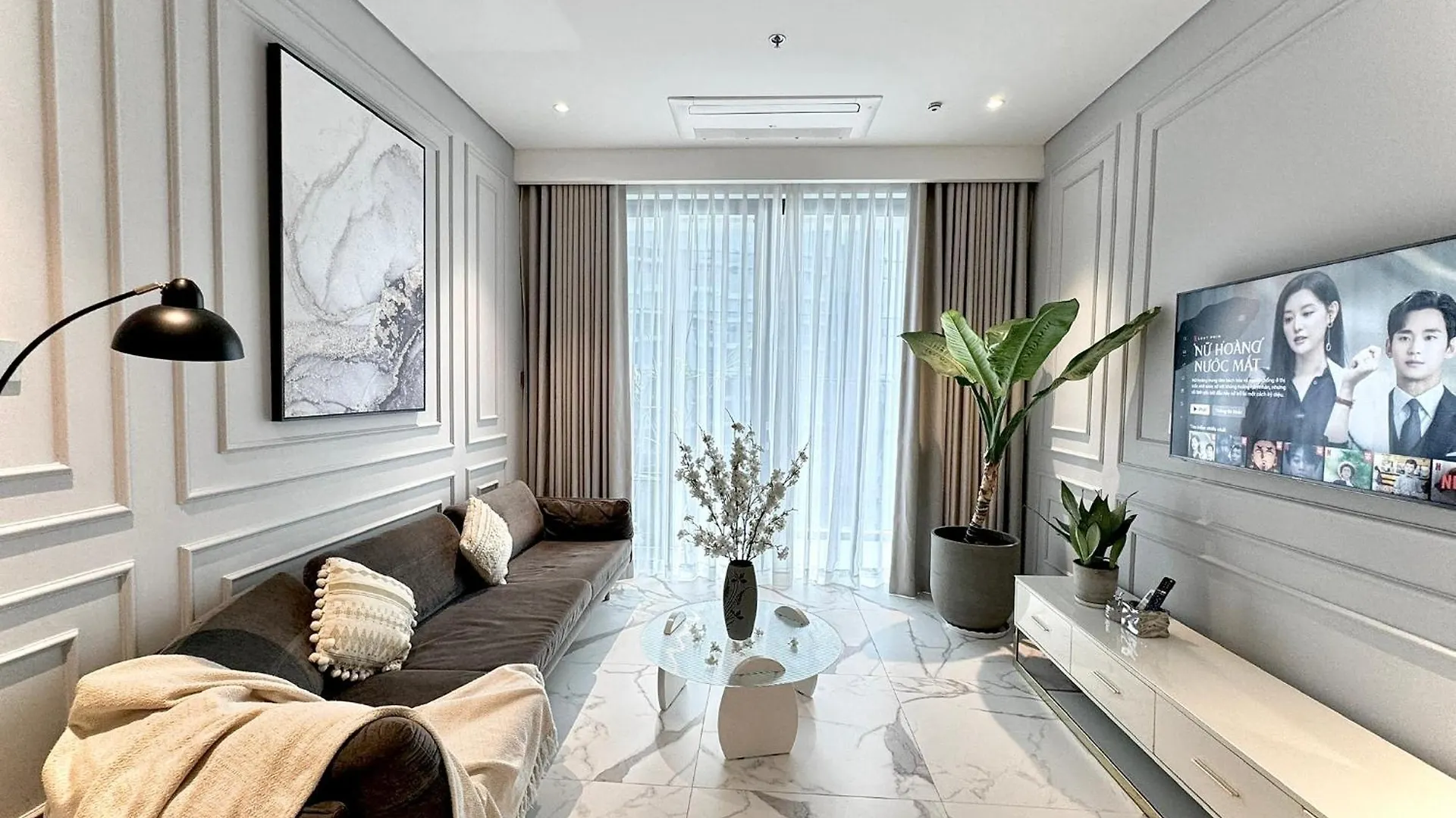 Metropole Thu Thiem - Luna Apartment - Chic, Unbeatable Location, Great Value!!! Ho Chi Minh City