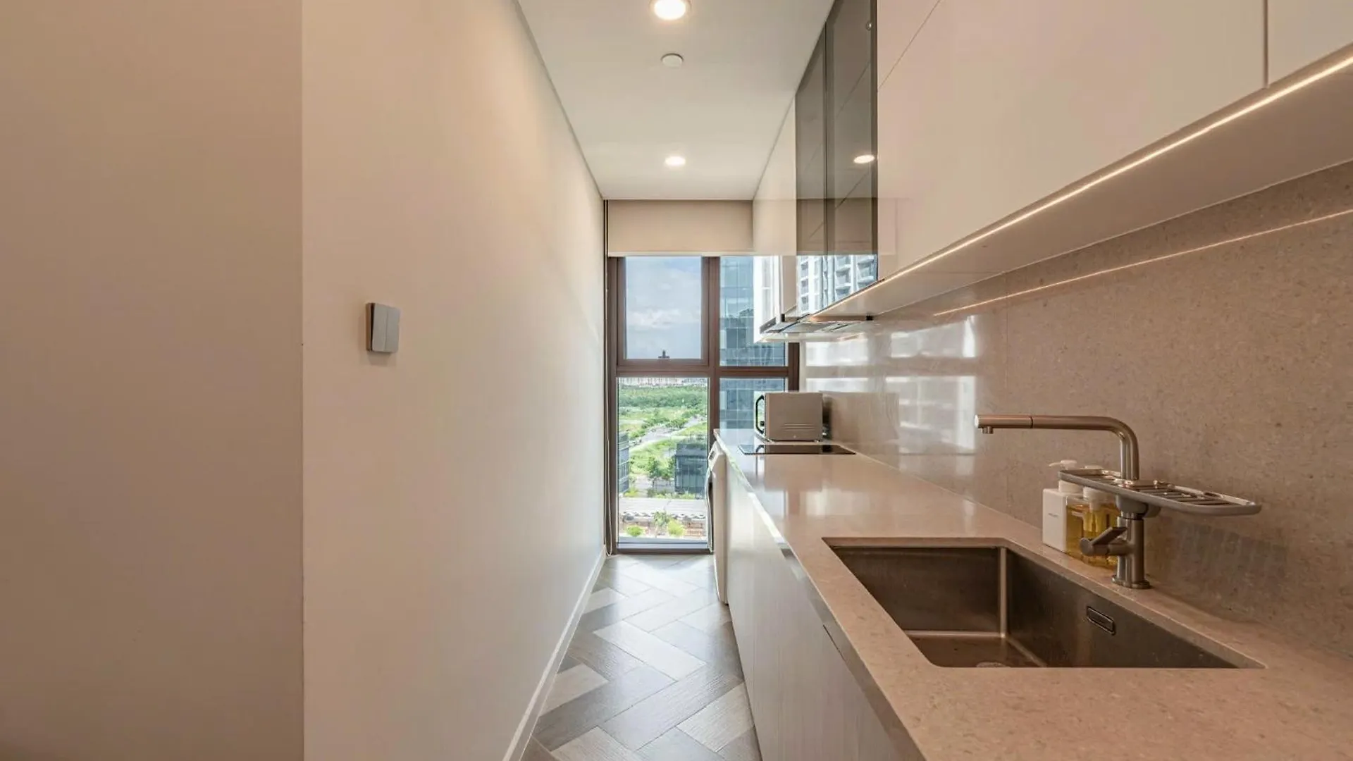 Metropole Thu Thiem - Luna Apartment - Chic, Unbeatable Location, Great Value!!! Ho Chi Minh City