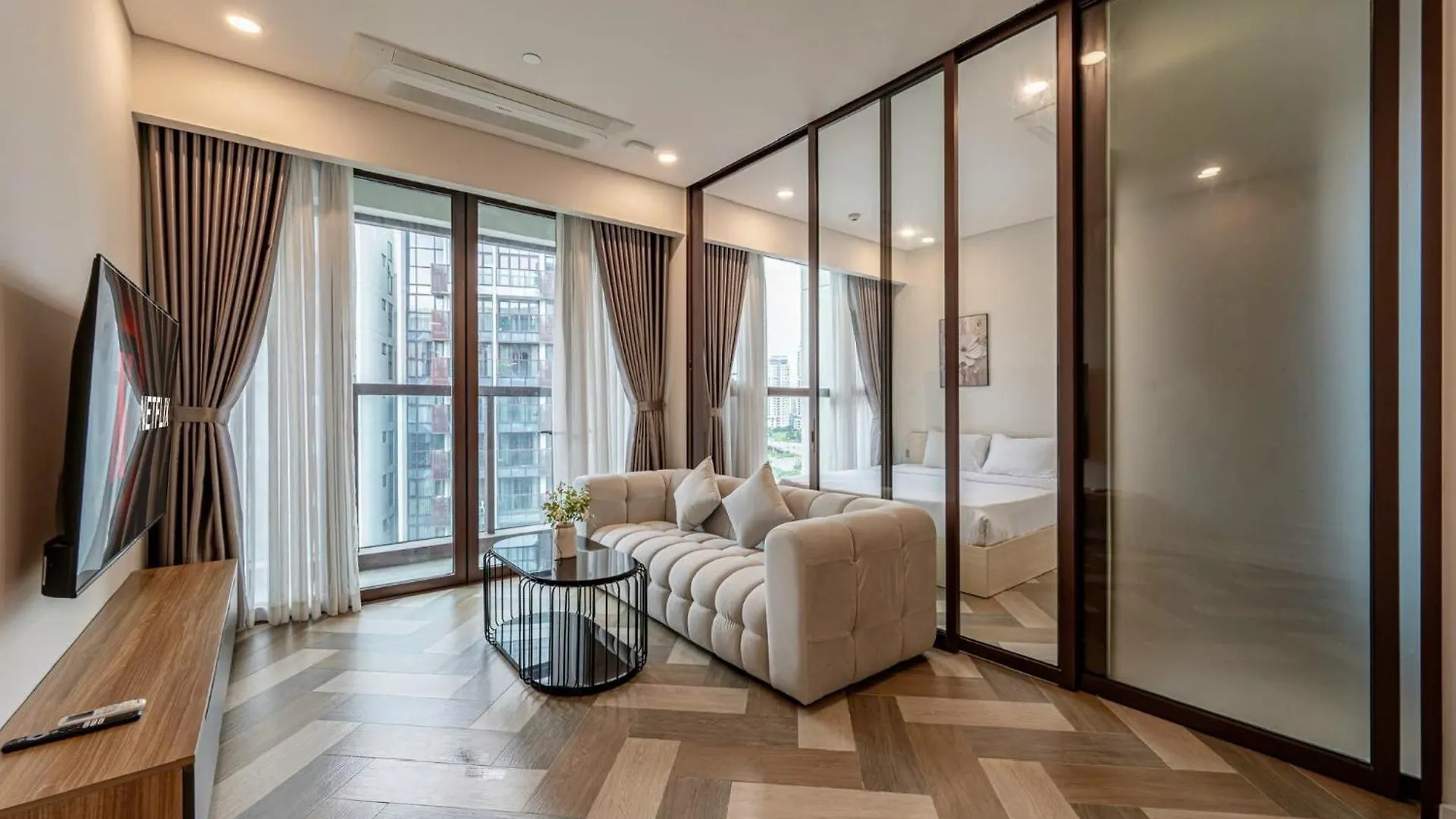 Metropole Thu Thiem - Luna Apartment - Chic, Unbeatable Location, Great Value!!! Ho Chi Minh City