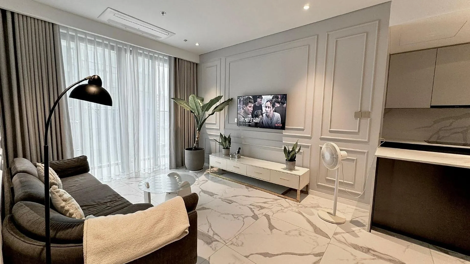Metropole Thu Thiem - Luna Apartment - Chic, Unbeatable Location, Great Value!!! Ho Chi Minh City